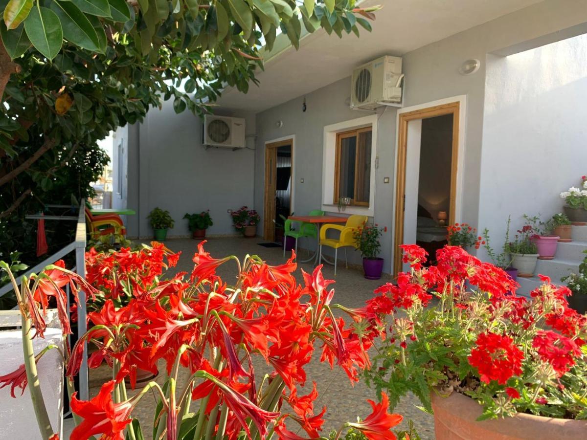 Albi'S Guesthouse Ksamil Exterior foto